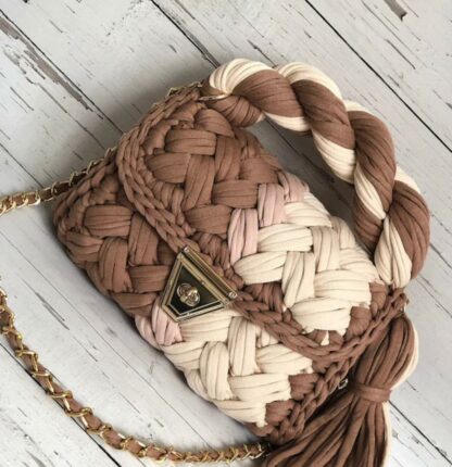 Petit sac dame en crochet. Couleur: Marron, beige.