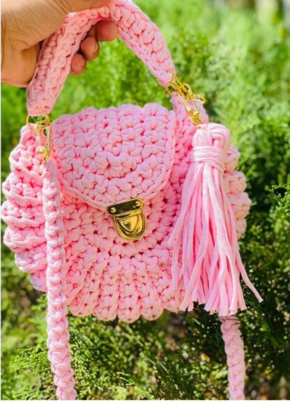 Sac dame avec franges en crochet.